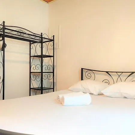 Le Clos Fleuri Apartment