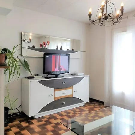 Le Clos Fleuri Apartment *